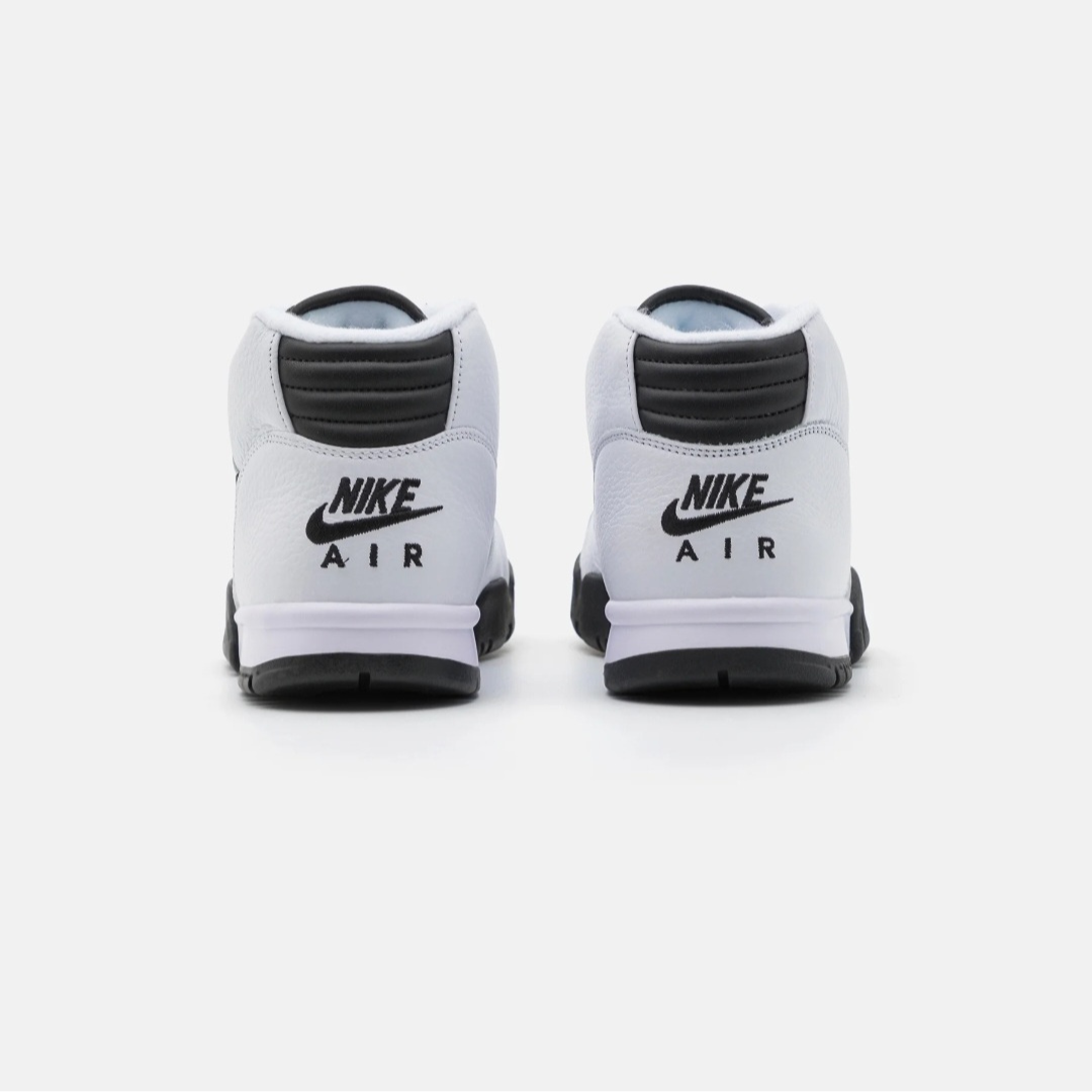 NIKE AIR TRAINER 1
